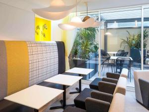Гостиная зона в ibis Styles Deauville Centre
