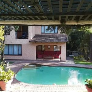 Πισίνα στο ή κοντά στο Ferndale Lodge