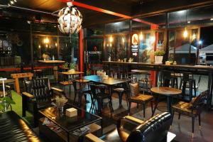 Restaurant o un lloc per menjar a The Stories Resort เดอะสตอรี่ส์รีสอร์ต