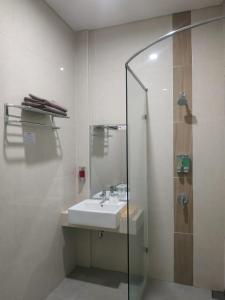 Un baño de Choice City Hotel