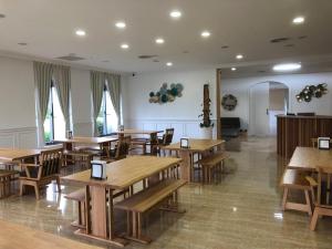 A restaurant or other place to eat at Dafu Qiandai Manor