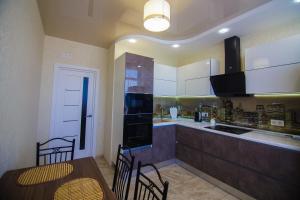 A kitchen or kitchenette at Pearl of Odessa