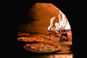 ボルゴ・サン・ダルマッツォにあるLe Lanterneのピザオーブン(ピザ2本入り)
