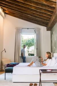 Hotel Bodega Tio Pepe客房内的一张或多张床位