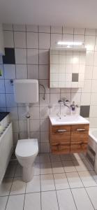 Łazienka w obiekcie LaWie am Attersee
