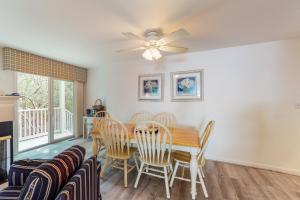 Posezení v ubytování Sea Colony - 54020 Sanddollar Ct