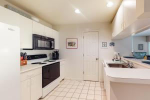 Kuchyň nebo kuchyňský kout v ubytování Sea Colony - 54020 Sanddollar Ct + 41 fotografií