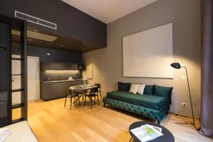 A seating area at Suite della Pigna