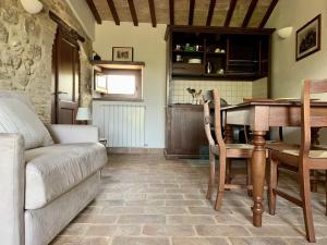 A seating area at Agriturismo La Palazzetta di Assisi