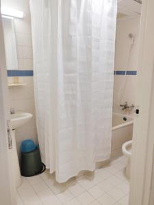 Koupelna v ubytování Wan's Apartment Bayu Beach Resort