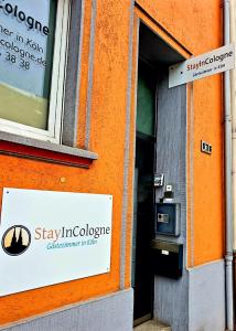 Certifikát, hodnocení, plakát nebo jiný dokument vystavený v ubytování StayInCologne