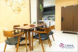 Restoran atau tempat lain untuk makan di Floral Elegance2 @ Galacity