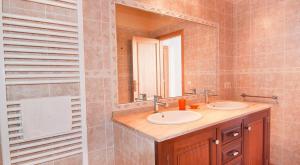A bathroom at 404 Finca Can Mates Nou VT 1720 by Mallorca Charme