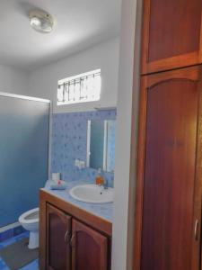 Ванна кімната в Tulsi Apartment & Studio