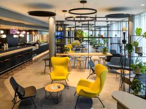 Posezení v ubytování ibis Hotel Muenchen City West