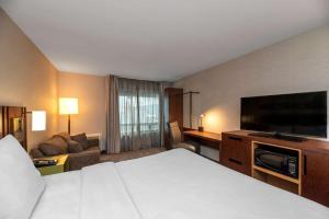 Gallery image of Comfort Inn South in Brossard