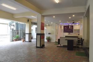 Vstupní hala nebo recepce v ubytování JK Rooms 126 Parashar Legacy - Opp Railway Station