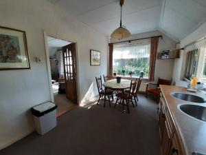 Kuchyň nebo kuchyňský kout v ubytování Hoeve de Laan