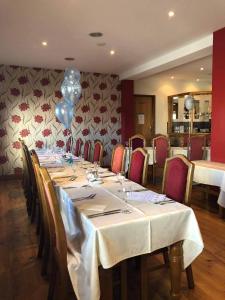 Balreask Bar, Restaurant & Guest Accommodation 레스토랑 또는 맛집