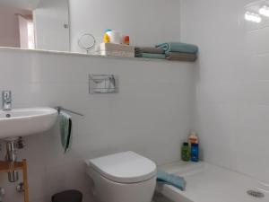 Ένα μπάνιο στο Los Balcones de Cádiz +31 φωτογραφίες