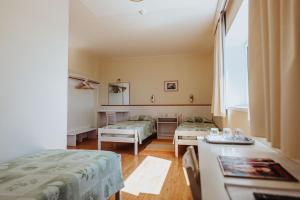 Kuchyň nebo kuchyňský kout v ubytování Staadioni Hotel