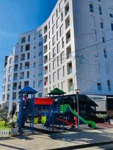 Ο χώρος παιχνιδιού για παιδιά στο Rovena's Apartment - free parking