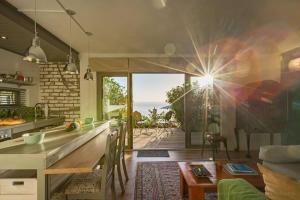 Dapur atau dapur kecil di Watercolours Studios