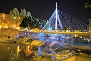 Výhled na řeku, která protéká v blízkosti apartmánu