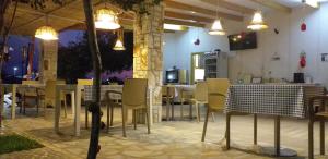 Restaurace v ubytování Guest House Solive + 37 fotografií