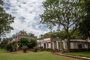 Gallery image of KSTDC Hotel Mayura Bhuvaneshwari Kamalapur in Hampi