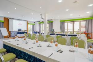 Konferenční prostory v ubytování The Briza Beach Resort, Samui - SHA Plus + 37 fotografií