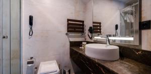 Um banheiro em MENALO HOTEL PREMIUM ISTANBUL AIRPORT