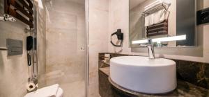 Um banheiro em MENALO HOTEL PREMIUM ISTANBUL AIRPORT