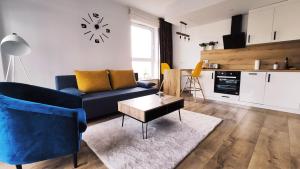 Kuchyňa alebo kuchynka v ubytovaní Dąbska 26 by Homeprime + 13 fotografií