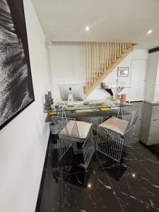 Galería fotográfica de Villa l'hermine Vue mer exceptionnelle, prestation luxe contemporaine avec cinema et spa, borne voit électrique en Perros-Guirec