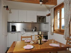Kuchyň nebo kuchyňský kout v ubytování Chalet Mountain View by Interhome