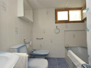 Vannituba majutusasutuses Chalet Mountain View by Interhome