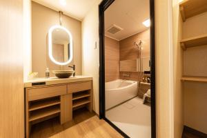 Hotel Musse Kyoto Shijo Kawaramachi Meitetsu的一间浴室