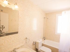 Kúpeľňa v ubytovaní Holiday Home Michele by Interhome