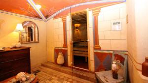 Koupelna v ubytování Hotel Schlosswirt