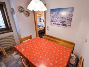 A bed or beds in a room at Apartment Fontanelle-1 by Interhome