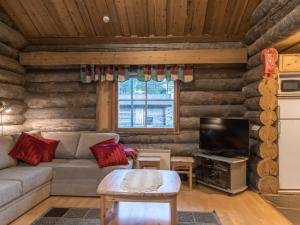 Posezení v ubytování Holiday Home Tokkapirtti 3 by Interhome