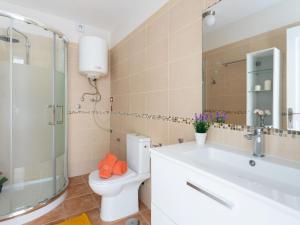 Koupelna v ubytování Apartment Cozy Neptuno by Interhome