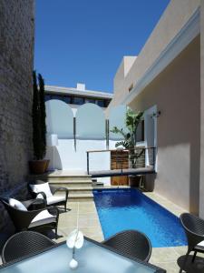 Piscine de l'établissement Mirador de Dalt Vila-Relais & Chateaux ou située à proximité