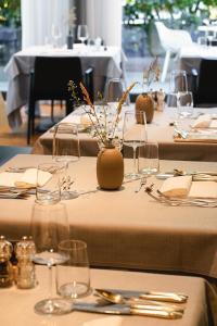 Ein Restaurant oder anderes Speiselokal in der Unterkunft Design Hotel Tyrol 