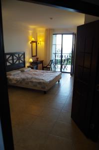 Kuwarto sa Beautiful 1st-Line Seaview Private Appartement in The Cliff resort