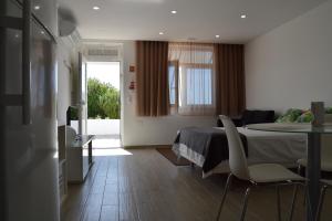Cerca da Vitoria 3 Milfontes的休息区