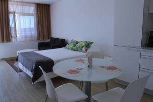 Cerca da Vitoria 3 Milfontes的休息区