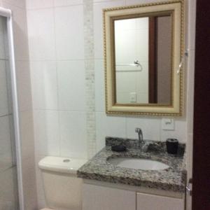 Bathroom sa EXCELENTE APTO NA QUADRA DA PRAIA