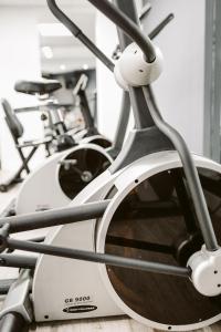 The fitness centre and/or fitness facilities at Hotel Abando
